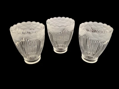 3 pantallas de ventilador de techo de vidrio acanalado transparente esmerilado con adornos florales 5"x1,5"x4" Foto 1 de 4