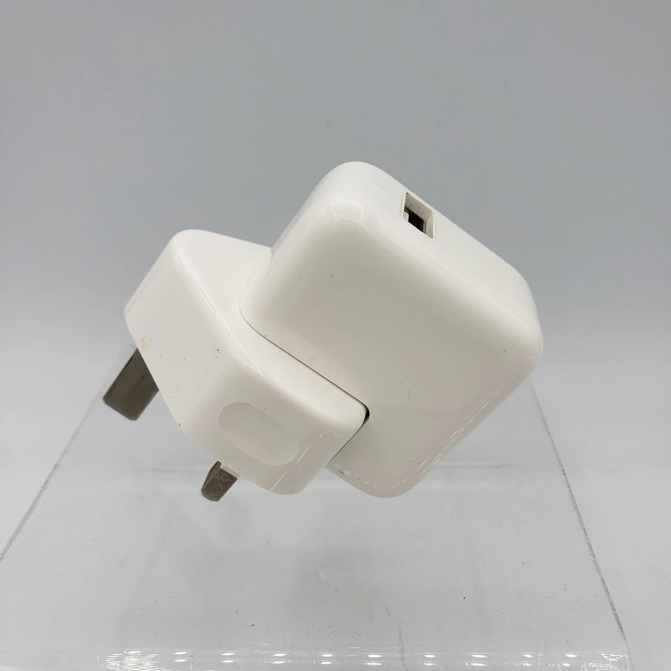 Genuine Apple Original 10W Mains Adaptor with UK Plug for iPad Gen 1 2 3 A1357 - Image 1 of 4