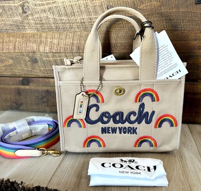 NOVO ~ Bolsa Tote Coach Cargo Rainbow 26 com Alça Transversal, #CBF52, Nova Com Etiqueta - Imagem 1 de 4