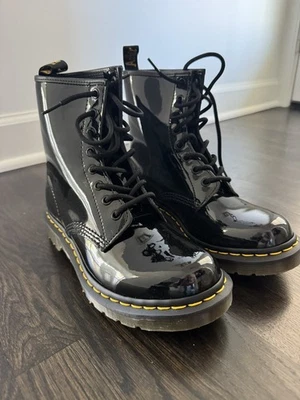 New Women's Doc Dr. Martens 1460 Patent Lamper Leather Boots Size 8 MSRP $170 - Image 1 of 4