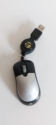 Targus Retractable Travel Mouse USB Optical 3 Button PC Laptop Black Silver - Image 1 of 3