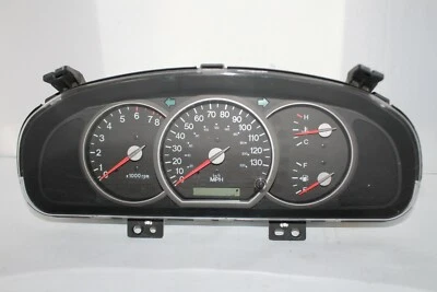 Cuadro de instrumentos velocímetro medidor de panel 04 05 Kia Sedona 85.342 millas Foto 1 de 4