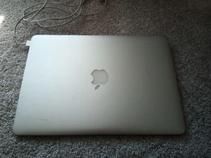 Apple MacBook Air A1466 - 13-inch - silver - 2013? - Picture 1 of 9