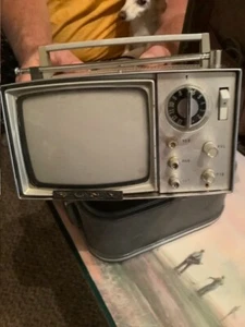 Sony Micro Television 5-303 W with case  - Picture 1 of 10