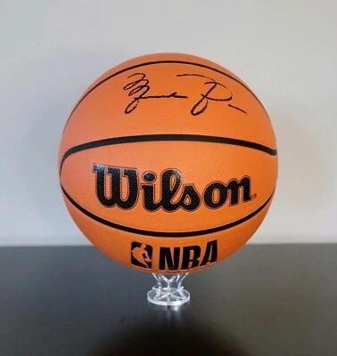 Baloncesto autografiado firmado por Michael Jordan Chicago Bulls con certificado de autenticidad ACA Foto 1 de 4