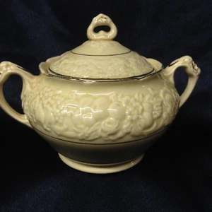 CROWN DUCAL GOLDEN GLAMOUR COVERED SUGAR BOWL FLORENTINE SHAPE EMBOSSED FRUIT - Picture 1 of 6