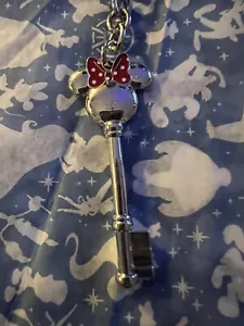 Disney Minnie Mouse Key Chain - Picture 1 of 5