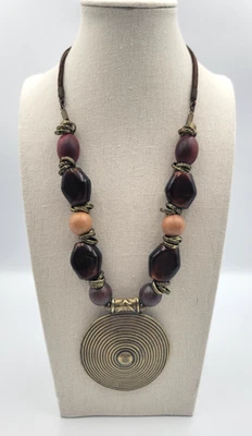 Boho Grueso Escudo Colgante Madera Vidrio Cuentas Collar Cuero Cordón 21" Foto 1 de 4