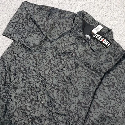 NUEVO CON ETIQUETAS Chaqueta de Lluvia No Fear De Colección Para Hombres L Calaveras Estampado Negro Gris A Presión Foto 1 de 4