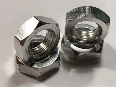 Rad Mutter Set silber SW 17 Radmutter 1/8 Elektro Nitro Buggy Truggy 2WD 4WD - Bild 1 von 4