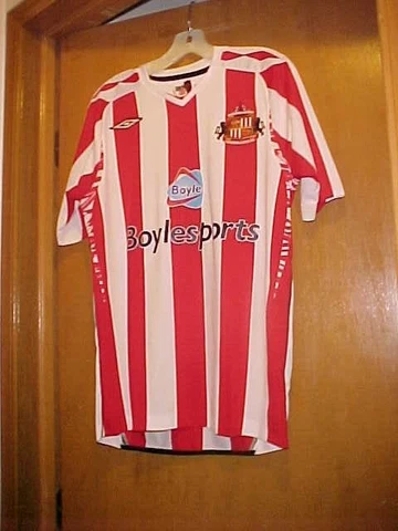 NEW Men's Black Cat #17 Striker UMBRO Sunderland 2007 Soccer Jersey, Size Small Cover