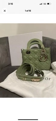 Bolso de hombro acolchado Dior Lady Dior dorado de cuero verde mediano Foto 1 de 4