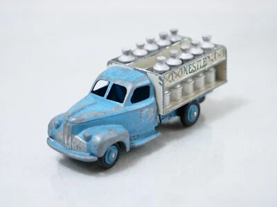 Dinky Toys F N° 25O Truck Dairy Studebaker Nestle - Image 1 of 4