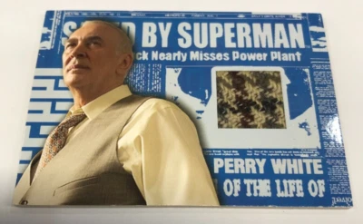 2006 SUPERMAN RETURNS TRADING CARD COSTUME CARD PERRY WHITE'S SPORTS COAT - Image 1 of 2