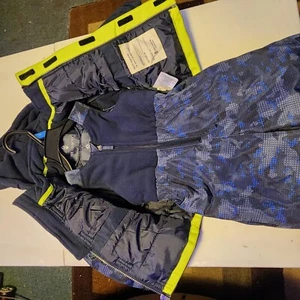 Kleinkind Jacke und Lätzchen Set - Bild 1 von 3