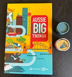 2023 AUSSIE BIG THINGS Coloured $1 Coin set 10 Coins in Tube and Folder - Foto 1 di 5