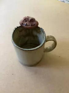 Vintage gefleckte Eidechse mit Reißzähnen glasiertes Steinzeug 3D Becher - Bild 1 von 7