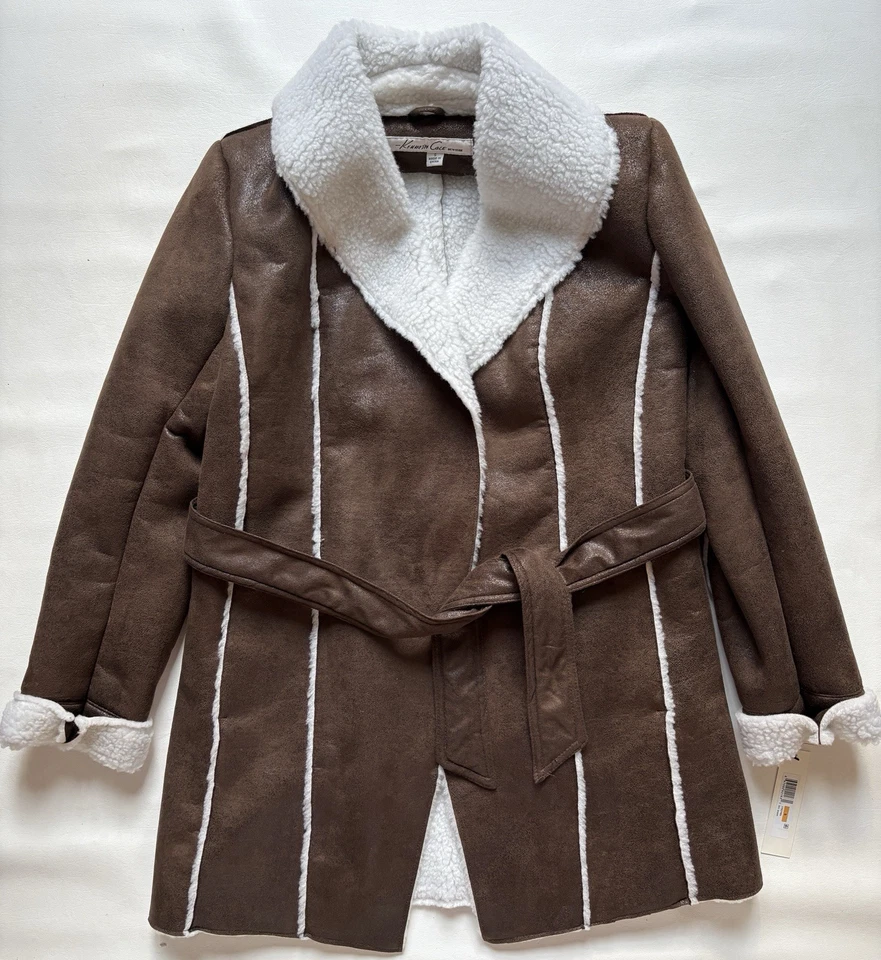 NUEVO CON ETIQUETAS Kenneth Cole Mujer’s Pequeño Marrón Imitación Cuero Gamuza Polar Piel Chaqueta Abrigo Foto 1 de 4