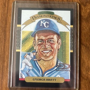 2001 Donruss Diamond Kings Reprints 1052/1987 George Brett #DKR-15 HOF - Picture 1 of 2