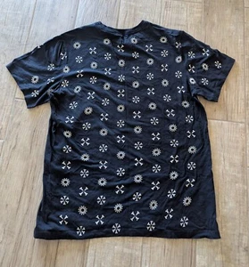 T-Shirt Nike Monogram Stampa All Over Bianco e Nero Uomo L Ottime Condizioni - Foto 1 di 4