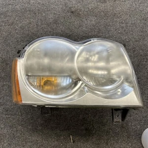 2005-2007 Jeep Grand Cherokee Right Passenger *Headlamp*  - Picture 1 of 8