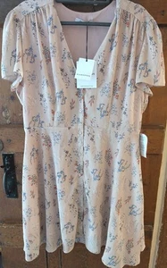 Petite Glamorous NEU Damen Petite Pink Blumen V-Ausschnitt Knopf gefüttert Kleid (12) 14 - Bild 1 von 6