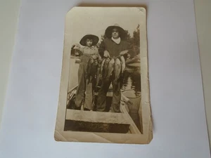 VINTAGE PHOTO PICTURE Man And Boy Showing A Stringer Of Bass Fish Fishing 1923 - Picture 1 of 5