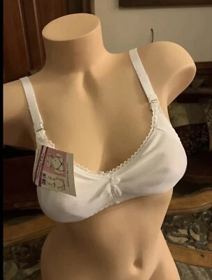 Vintage Bra Nylon Polyester White Seamless Adjustable Straps 1970s NEW Sz 34A - Image 1 of 4