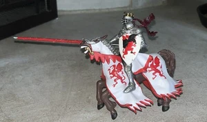 DRAGON KING'S KNIGHT & HORSE RED PAPO KNIGHTS - Picture 1 of 12