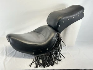 Mustang Touring 2up Seat 84-99 Harley FXST Fringe Tassels Studs Springer Softail - Foto 1 di 18
