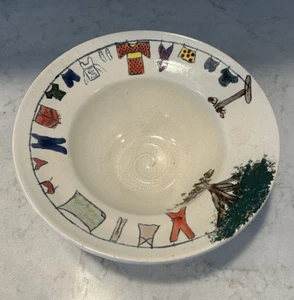 Handgefertigte Keramik Schale mit skurrilem handbemalten Wäscheleinen Design, signiert - Bild 1 von 10