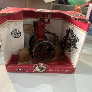Motor Ertl IHC Titan Diecast Escala 1:8 Motores de gasolina de colección hechos en EE. UU. - Imagen 1 de 9