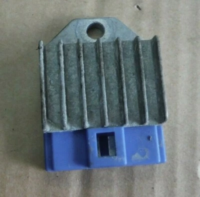 OEM 2000 00 YAMAHA PHAZER PZ500 PZ 500 MOUNTAIN LITE VOLTAGE REGULATOR M61-34 - Image 1 of 2