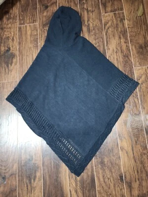 Женское пончо с капюшоном Steve Madden черное один размер - Изображение 1 из 4