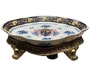 VINTAGE CHINESE PORCELAIN COAT OF ARMS SERVING DISH ON GILDED BASE SEE DESC  - Picture 1 of 12