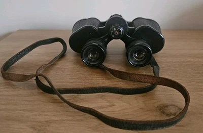 Vintage Binoculars with Original Leather Strap. Good Working Order 8 Mag X 25Mm - Image 1 of 4