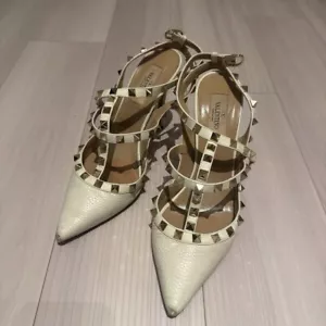 VALENTINO GARAVANI Rockstud Leather Pumps Ivory Size 38 Made In ITALY Auth - Picture 1 of 9