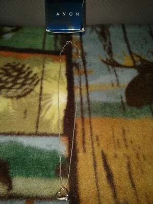 Collar Avon Plata de Ley Rubí Acentuado Corazón Abierto  Foto 1 de 4