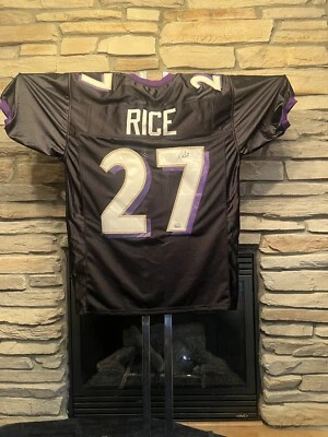 Camiseta deportiva autografiada por Ray Rice Baltimore Ravens Foto 1 de 3