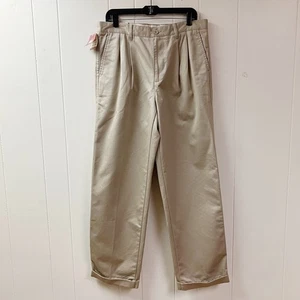 NWT GAP Relaxed Fit Mens Khaki Pants SZ 33 X 32 Pleated Spill Wrinkle Resistant - Picture 1 of 12