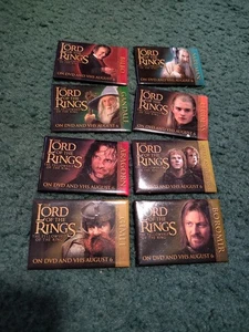 Pinback Lot Walmart Mitarbeiter Pins Buttons Herr der Ringe HdR Veröffentlichung auf DVD - Bild 1 von 4