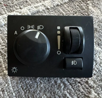 05-10 CHRYSLER 300 PERSONALIZADO ROJO FARO E INTERRUPTOR DE LUZ ANTINIEBLA Foto 1 de 4