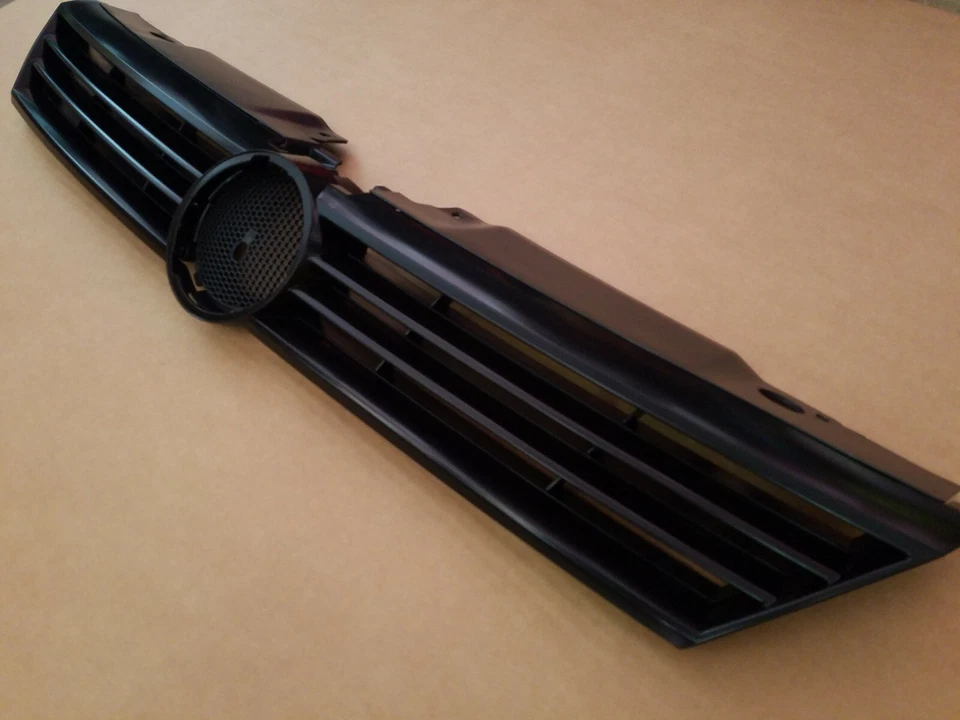 Parachoques delantero negro parrilla superior para VOLKSWAGEN JETTA SEDAN 2011-2014 NUEVO Foto 1 de 4