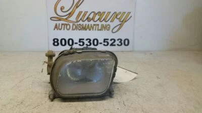 Mercedes-Benz E300D 1996-99 - luz antiniebla izquierda - 2108200156 - R278181 Foto 1 de 4