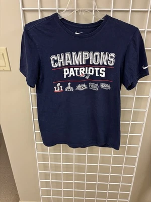 New England Patriots Super Bowl Champions T-Shirt Size Medium. Short Sleeve - Image 1 of 4