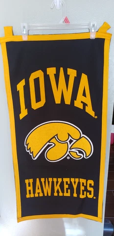 IOWA HAWKEYES 17X36 INCH BANNER NCAA WOOL PENNANT 11/20/22 Cover