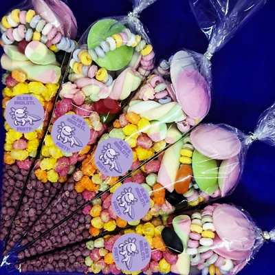 Bolsas de fiesta para niños grandes conos dulces temáticos axolotl precargadas personalizadas Foto 1 de 2