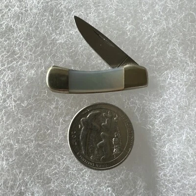 PARKER CUT CO White Pearl Mini Fixed Knives Knife Pin - Image 1 of 4