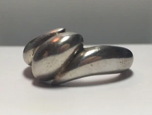 925 Sterling Silver Ring Size 8 - Picture 1 of 3