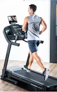 Horizon Fitness 7.0 Treadmill - Picture 1 of 5